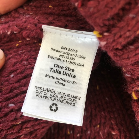 NO BOUNDARIES pom pom beanie - Picture 5 of 5